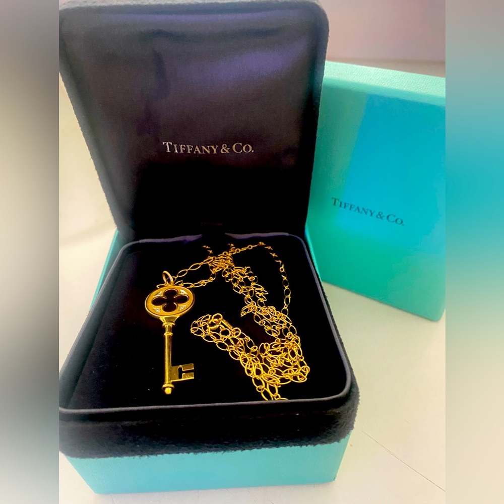 Tiffany 18k Gold Diamond Quatrefoil KEY Necklace